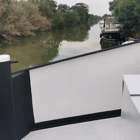 Jolie Peniche Canal Du Midi * Vias