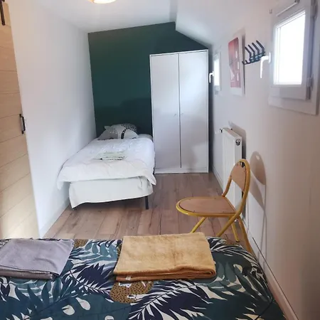 Jolie Peniche Canal Du Midi Hotel